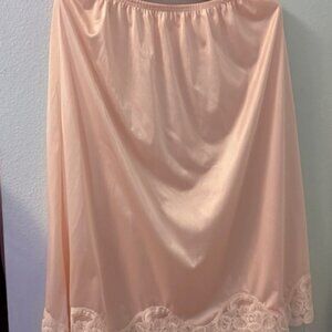 Vintage pale pink half slip sz L.